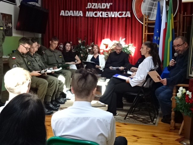 Narodowe Czytanie „Dziadów” Adama Mickiewicza w II SLO